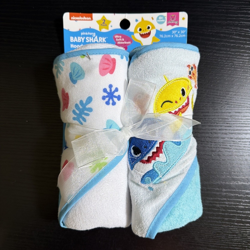 Nickelodeon Pinkfong Baby Shark hooded towels, set of 2 New With Tags